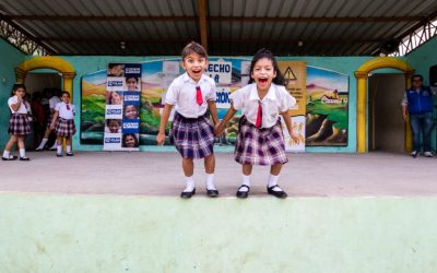 Plan Internacional y Domicilios.com se unen para recaudar becas escolares por el mes de la mujer.